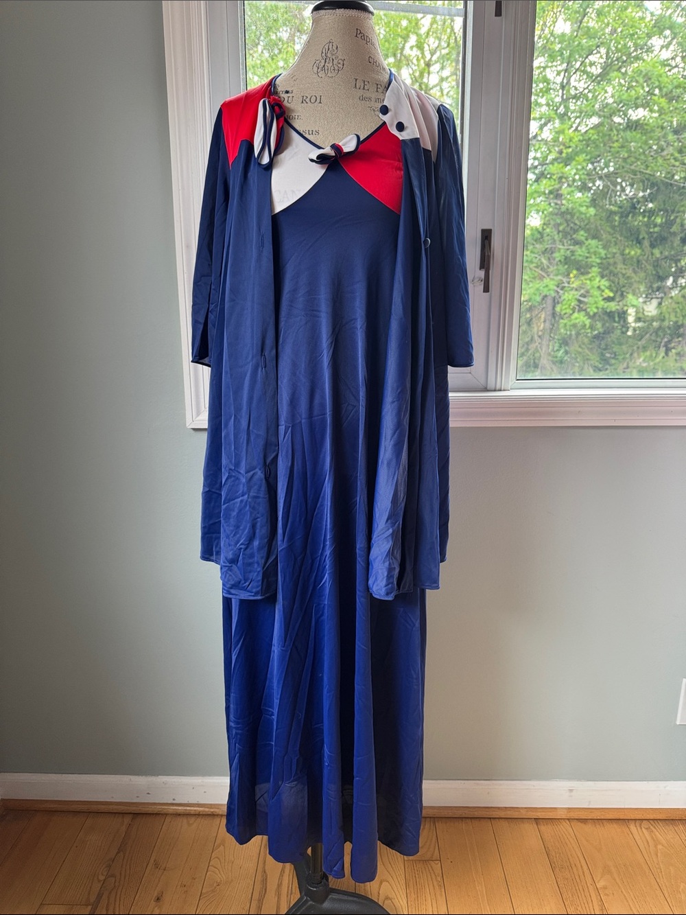 Lorraine vintage red white blue gown &  bed jacket set EUC XS/S